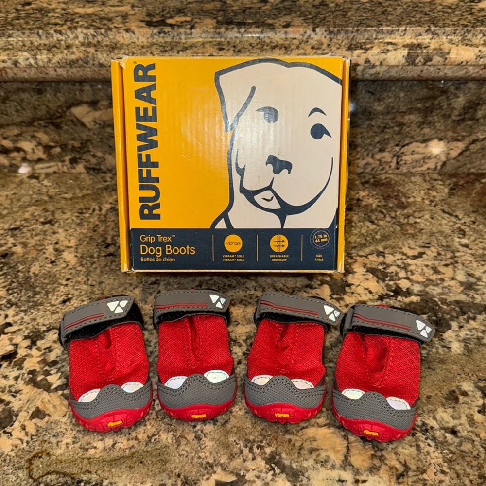 RuffWear Grip Trex Dog Boots - Box of 4
Size 1.75” in Red Currant